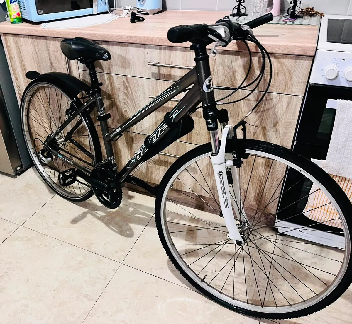 ADULTS BIKE CONDITION FANTASTIC CONDITION GEARS WO - Image 2