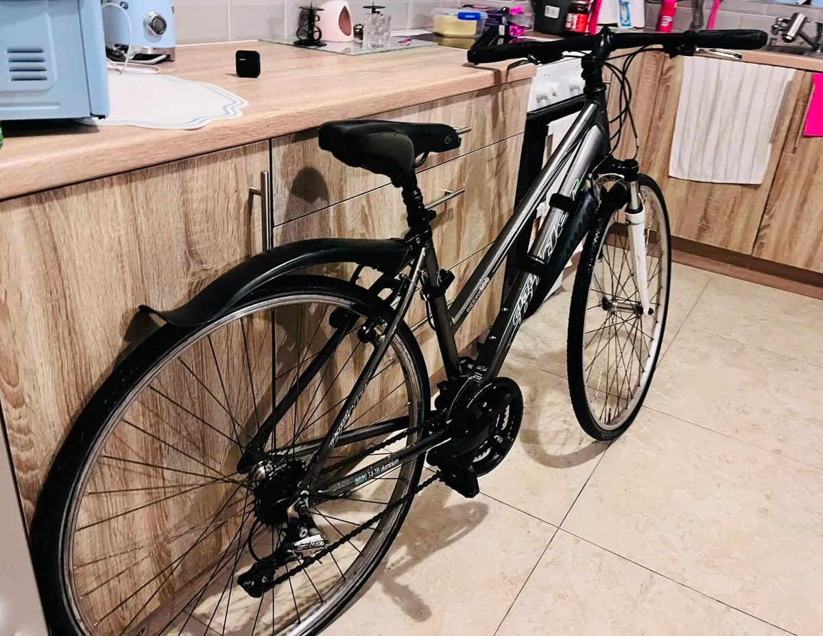 ADULTS BIKE CONDITION FANTASTIC CONDITION GEARS WO - Image 3