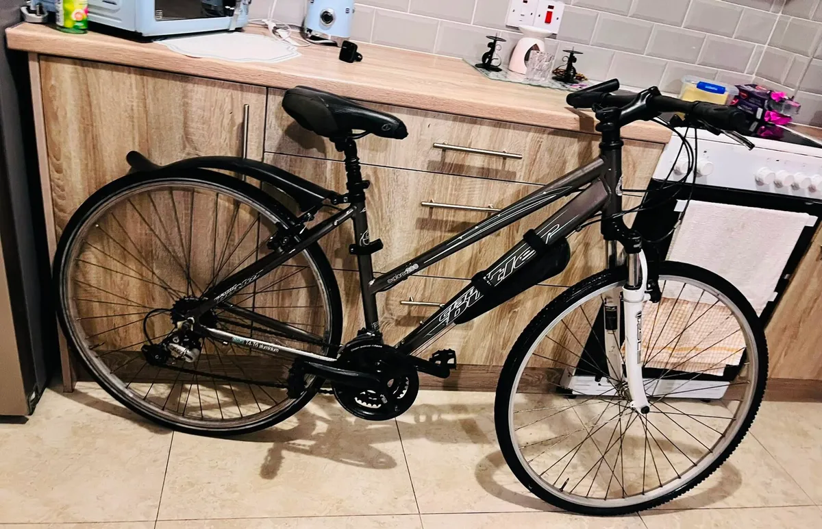 ADULTS BIKE CONDITION FANTASTIC CONDITION GEARS WO - Image 4