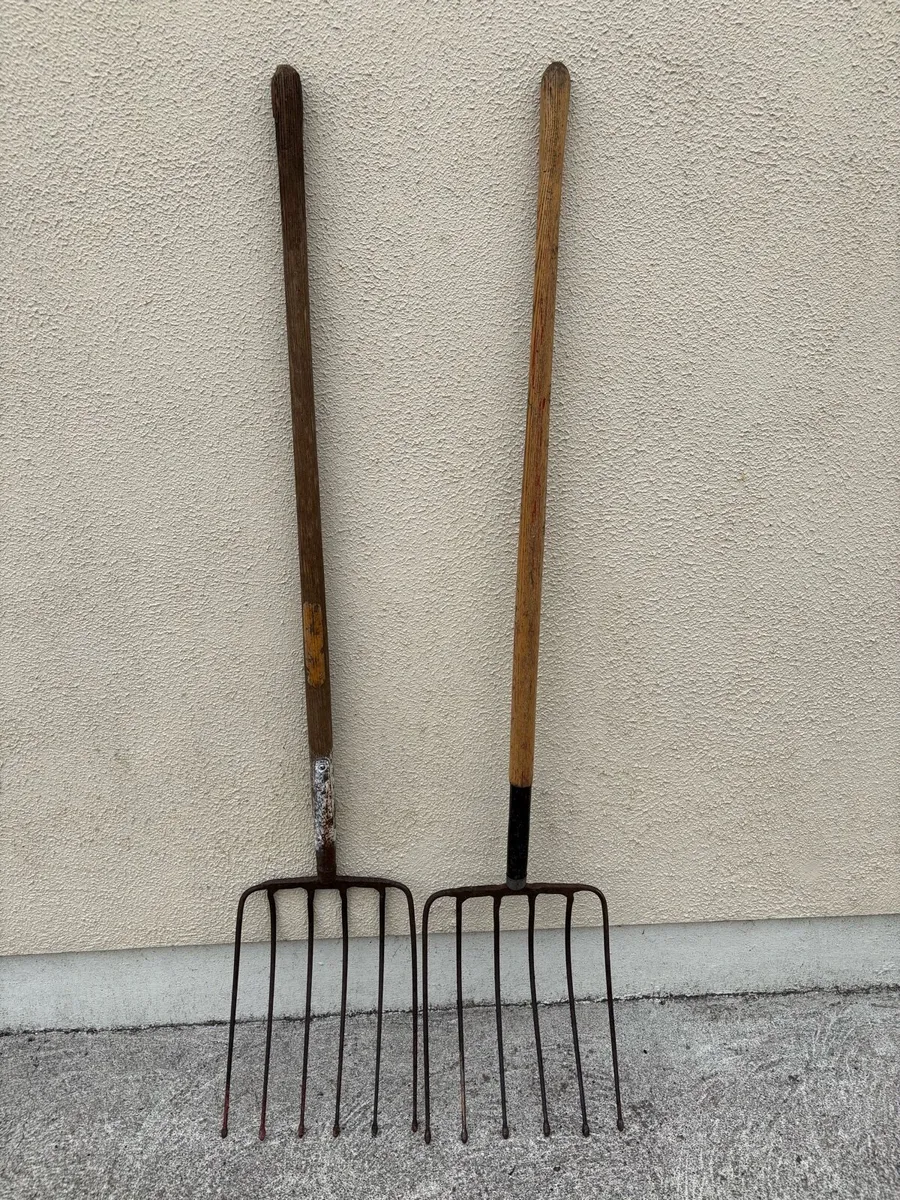 Turf forks