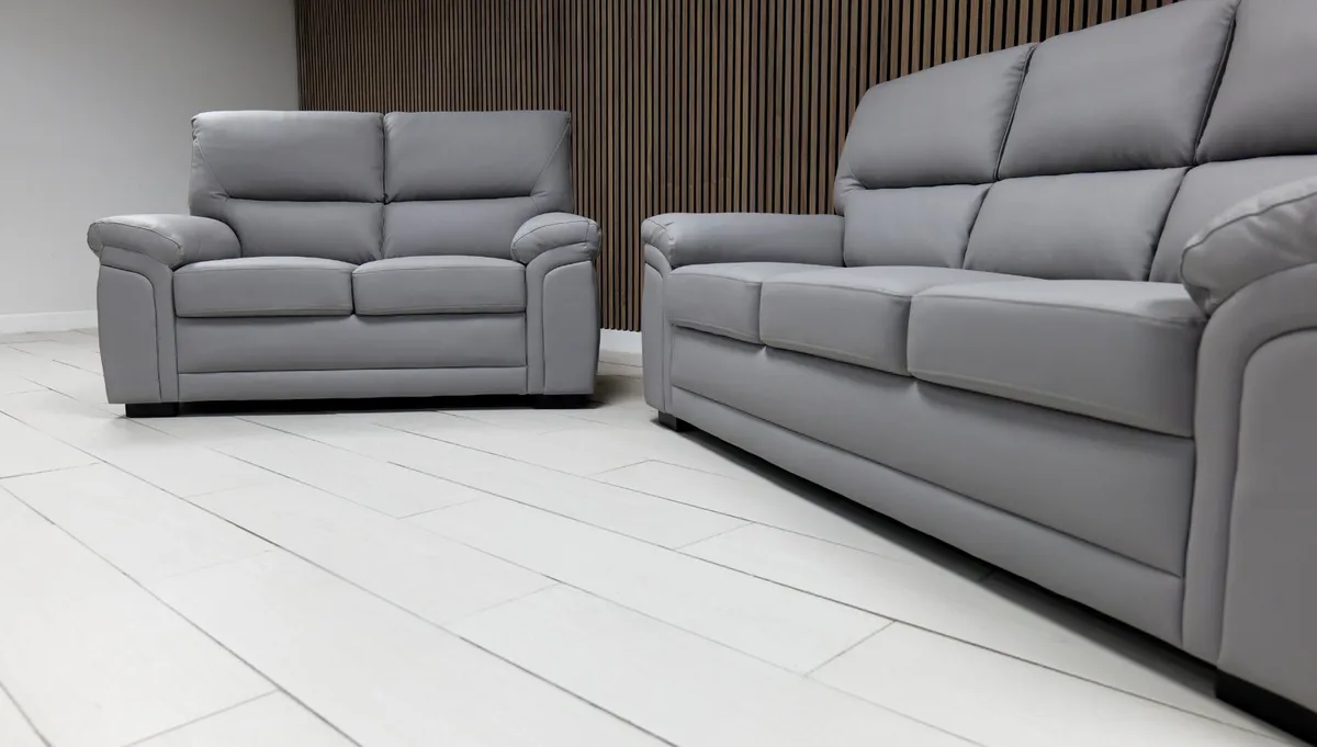 New leather sofa - Image 4