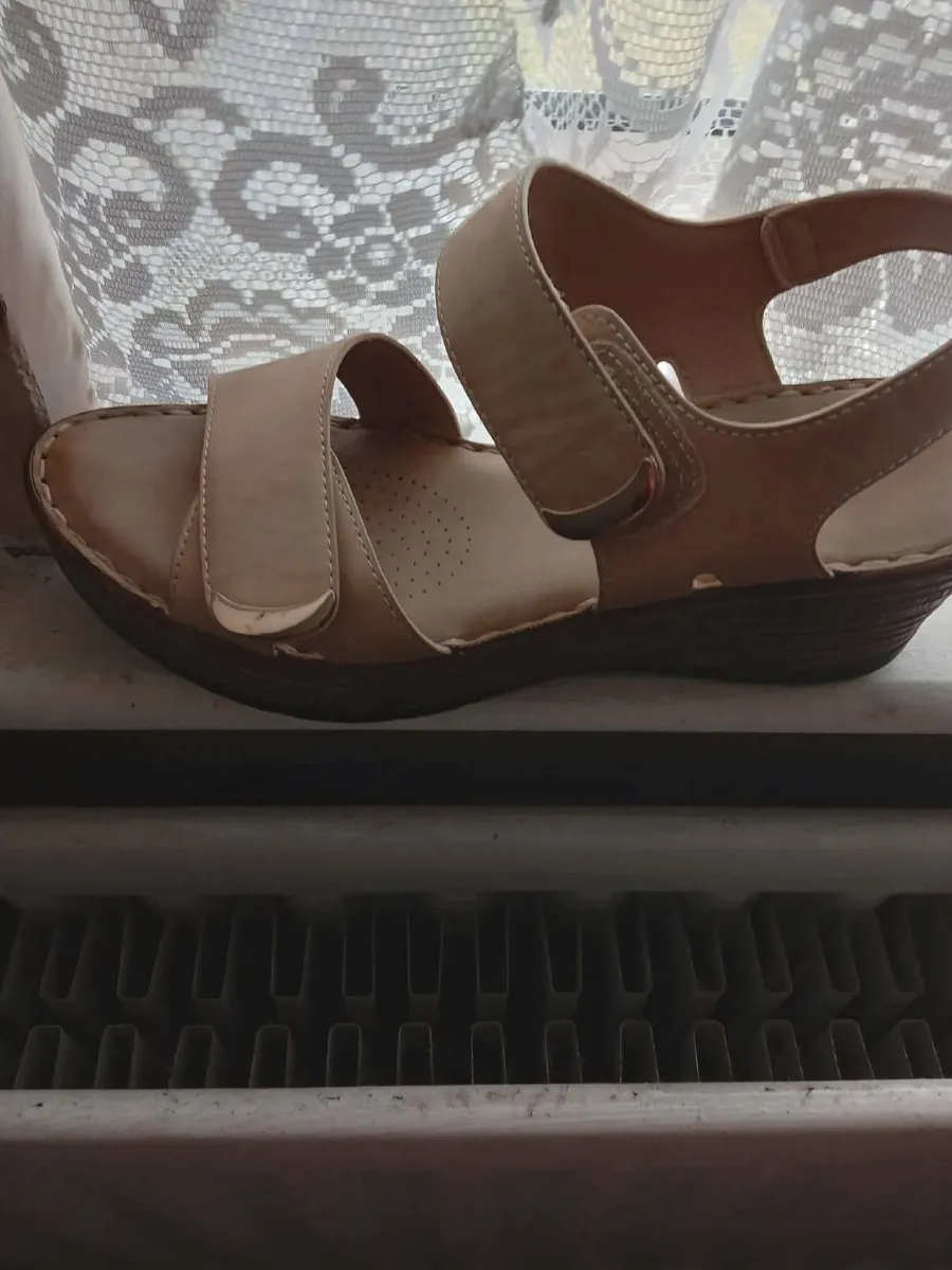 Ladies sandals - Image 1