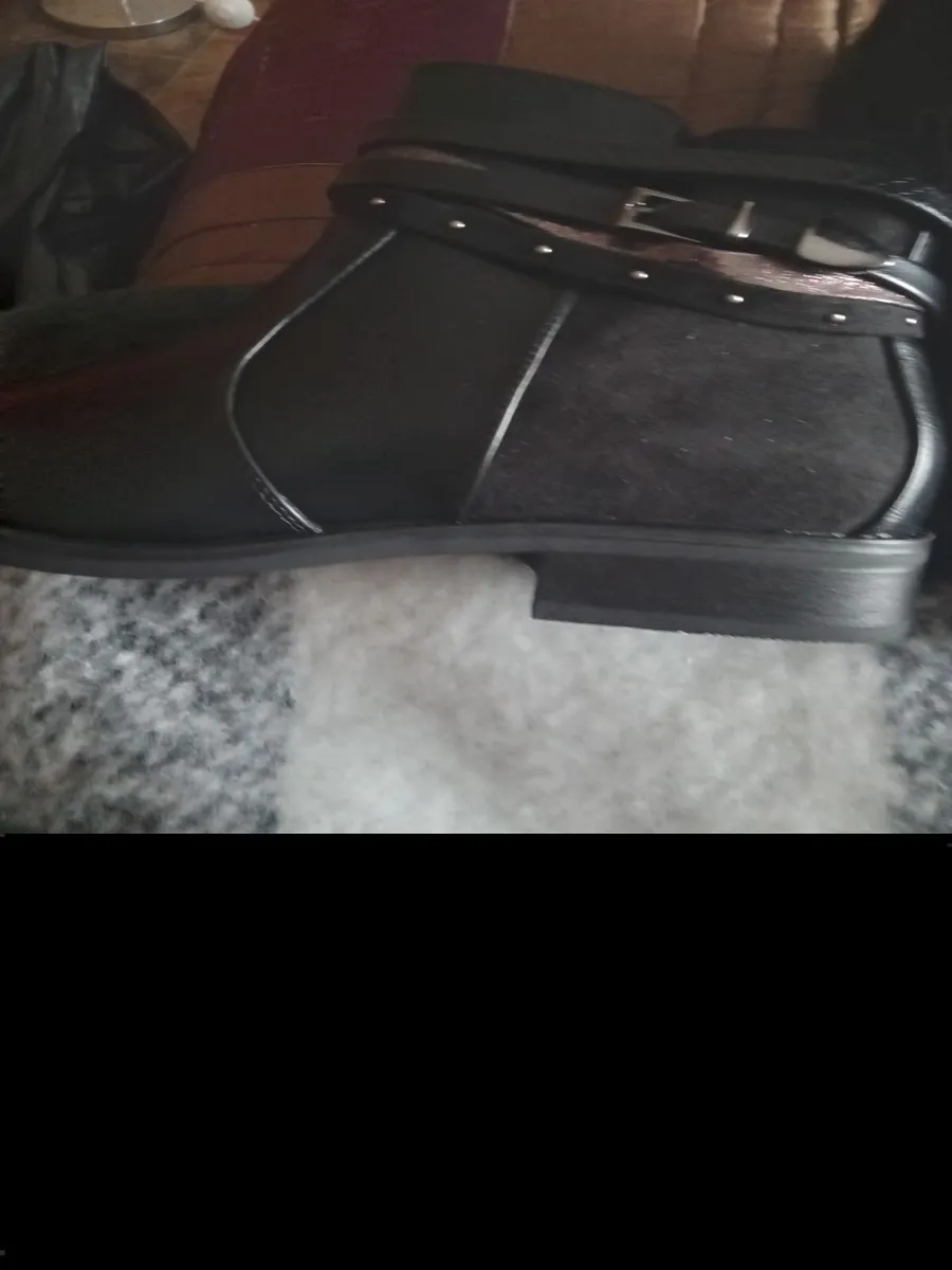 Ladies sandals - Image 2