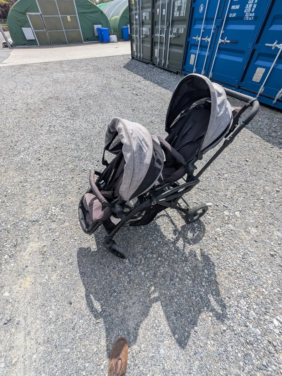 Double Baby buggy frame and seats - Image 3
