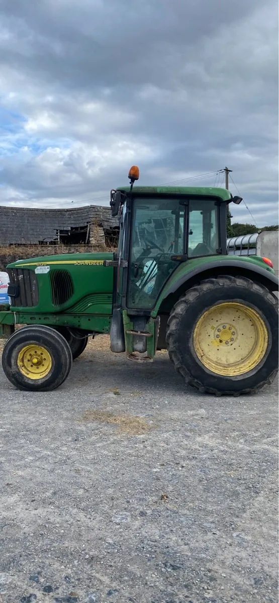 John Deere 2 rear tyres and rims - Image 1