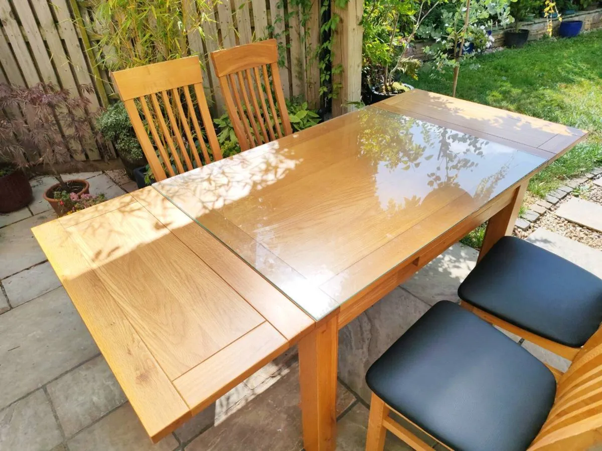 Kitchen dining table - Image 1