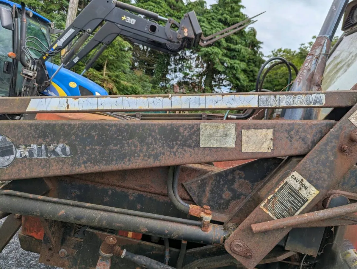 Zetor 7245 with RIKO frontloader - Image 4