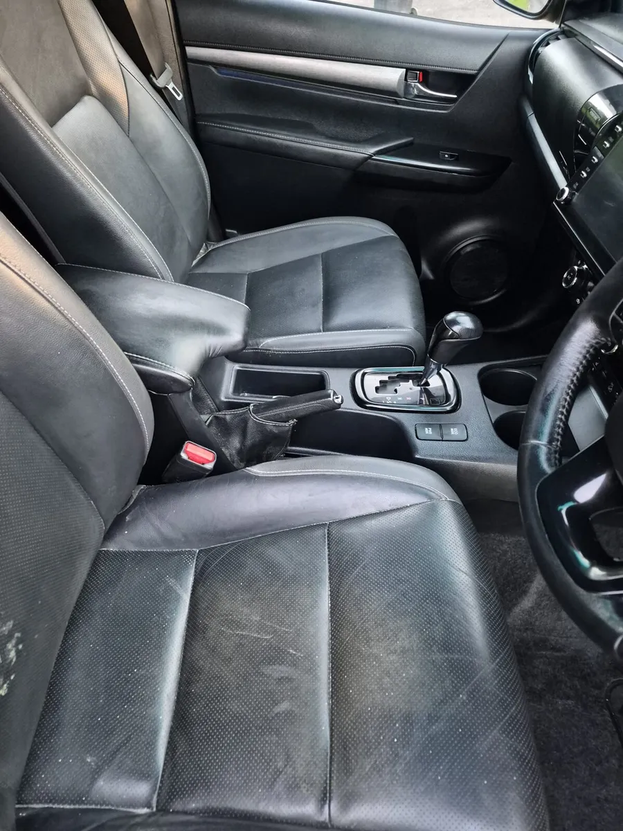 Toyota hilux - Image 4