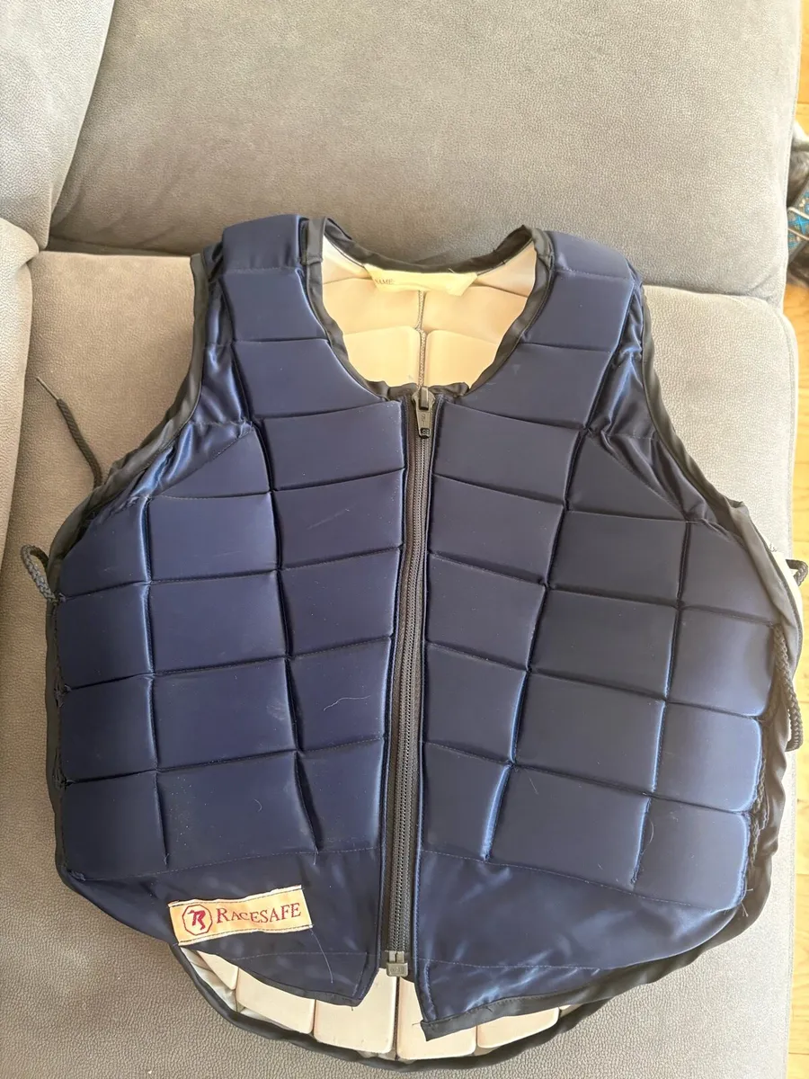 Race safe back protector large child - Image 1