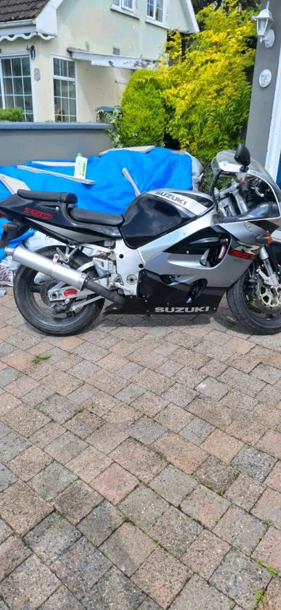 GSXR 750 SRAD - Image 2