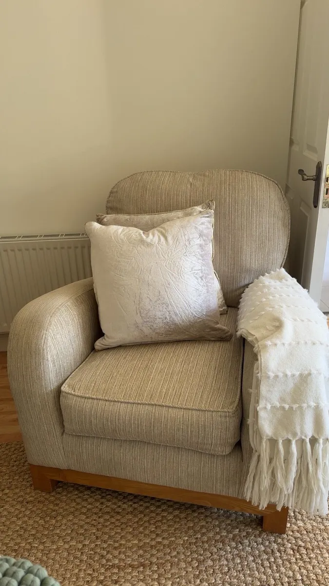 Armchair - Image 2