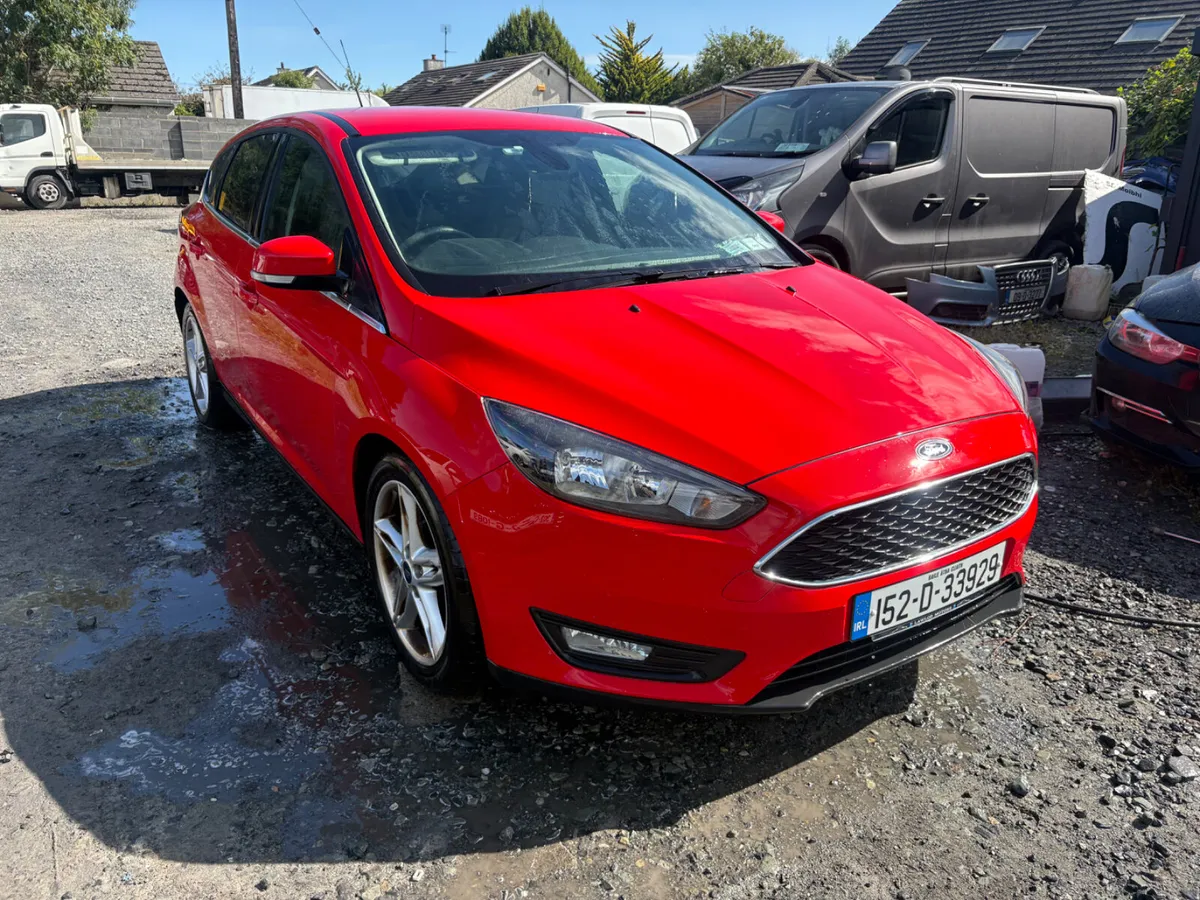 2015 Ford Focus Drive Away very light damage - Image 2