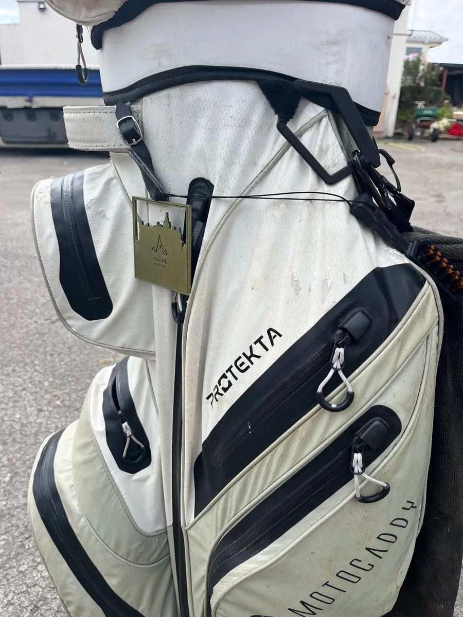 Mizuno JPX921 forged Irons/ Motocaddy Protekta bag - Image 3