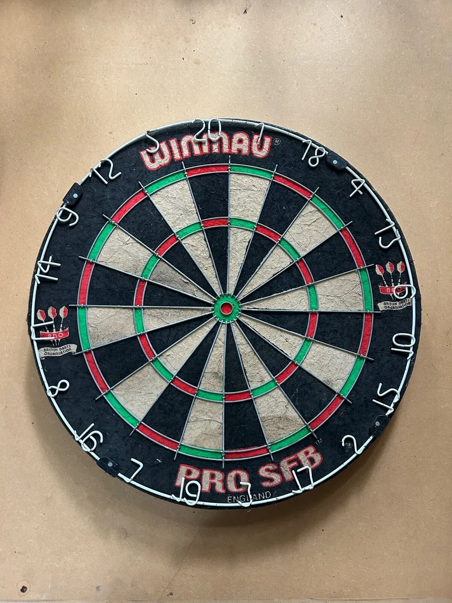 Dart board - Image 1