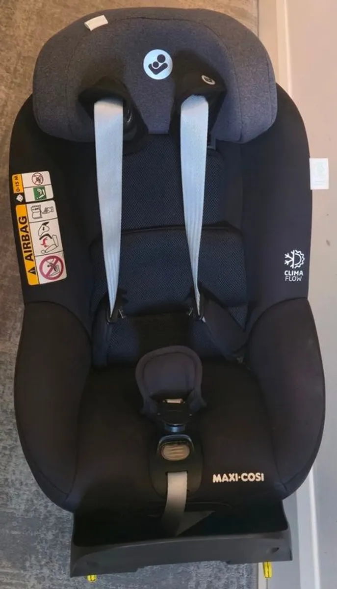 Maxi Cosi Mica Pro with 360 Base - Image 1