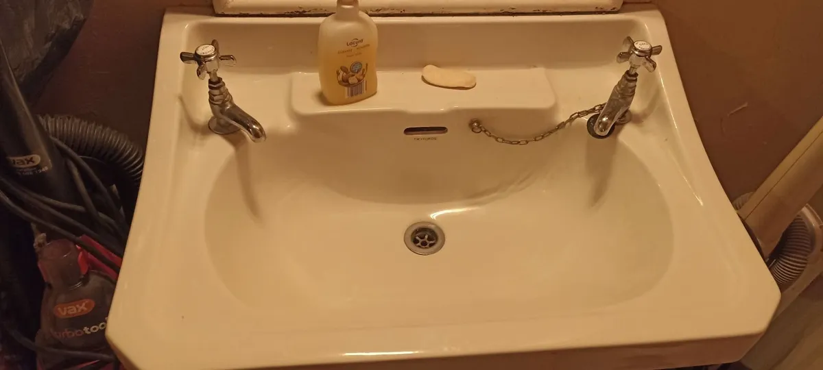 Old Twyfords Wash Hand Basin and Pedestal - Image 1