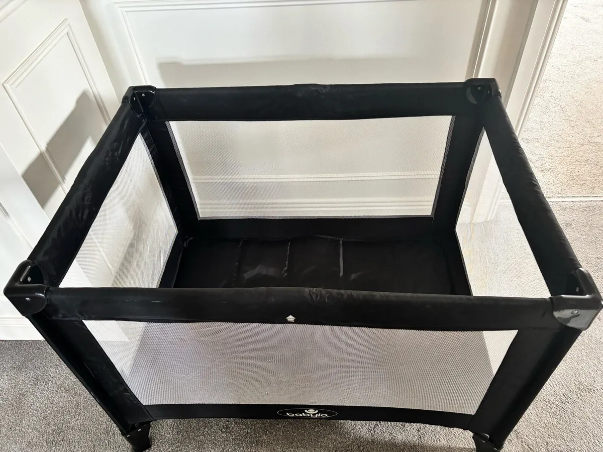 Babylo travel cot - Image 2