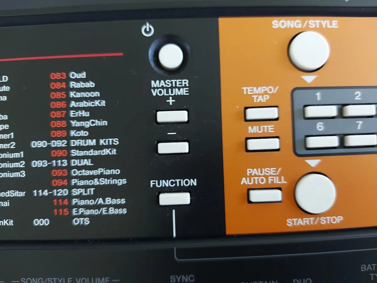 YAMAHA PSR-F51  Electronic Music Keyboard - Image 2