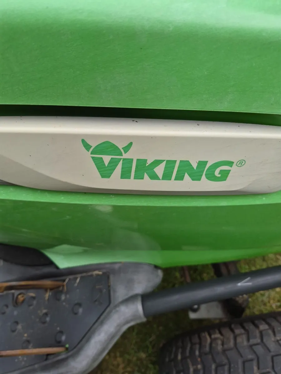 Ride on lawn mower - Image 2