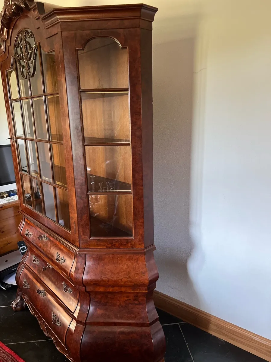 Dutch bombe display cabinet - Image 3