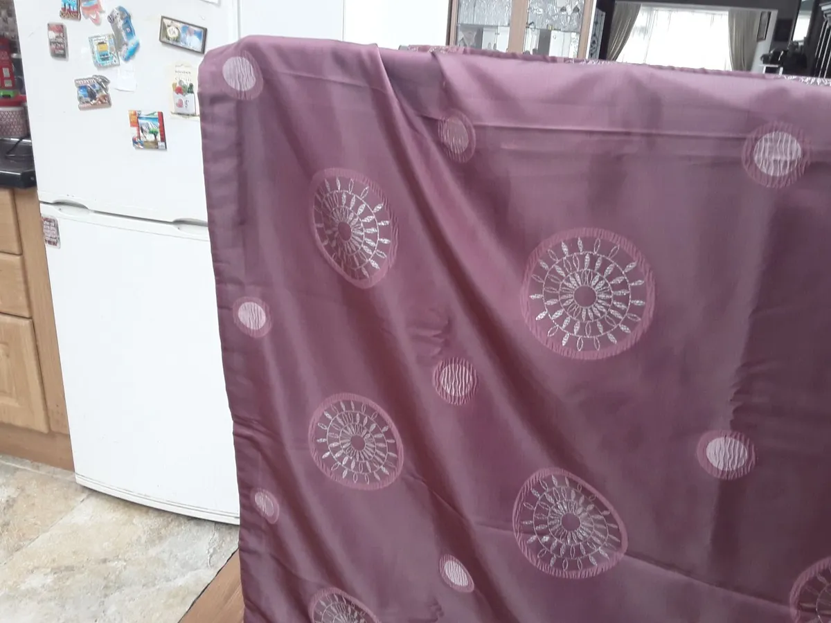 Brand new Deep Purple eyelid drapes 12 rings - Image 4