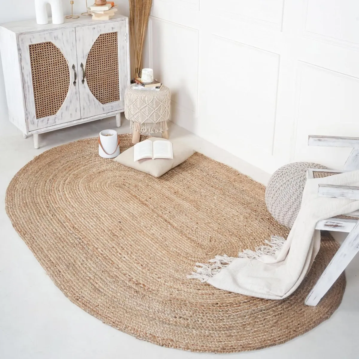 Natural Handwoven Jute Area Rug 152x244CM Oval - Image 1