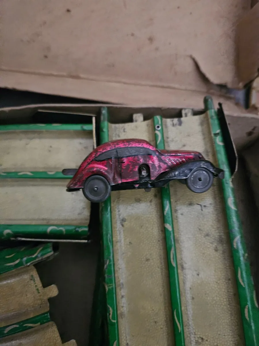 Vintage Marx Tinplate Speedway - Image 2