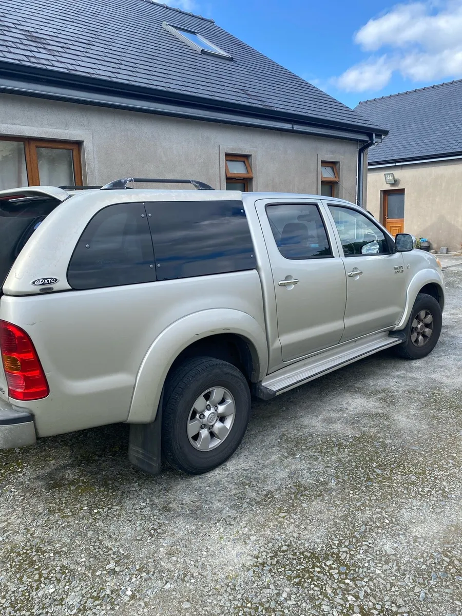 Toyota hilux - Image 2