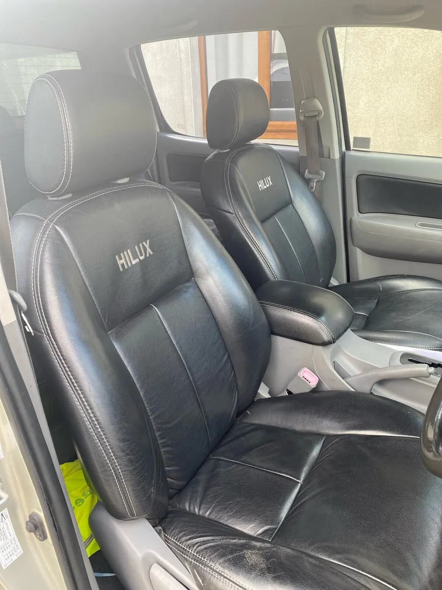 Toyota hilux - Image 3