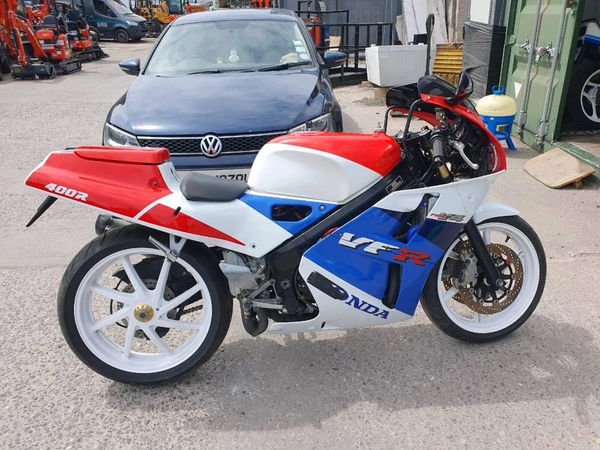 Vfr 400 nc30 - Image 1