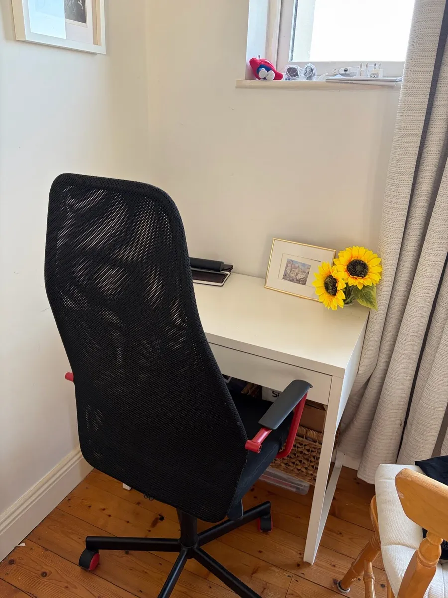 Desk and chair - Image 1