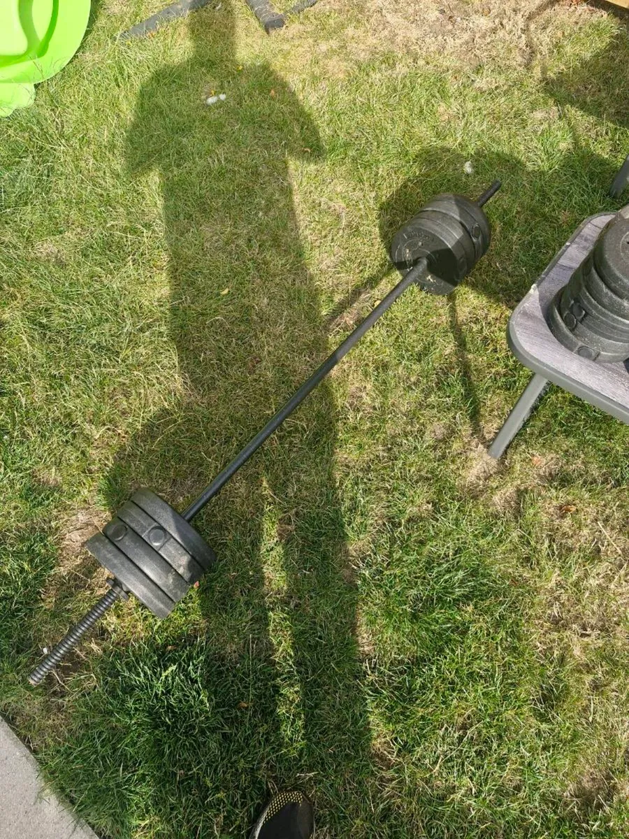 Weights and boxing bag plus stand - Image 2
