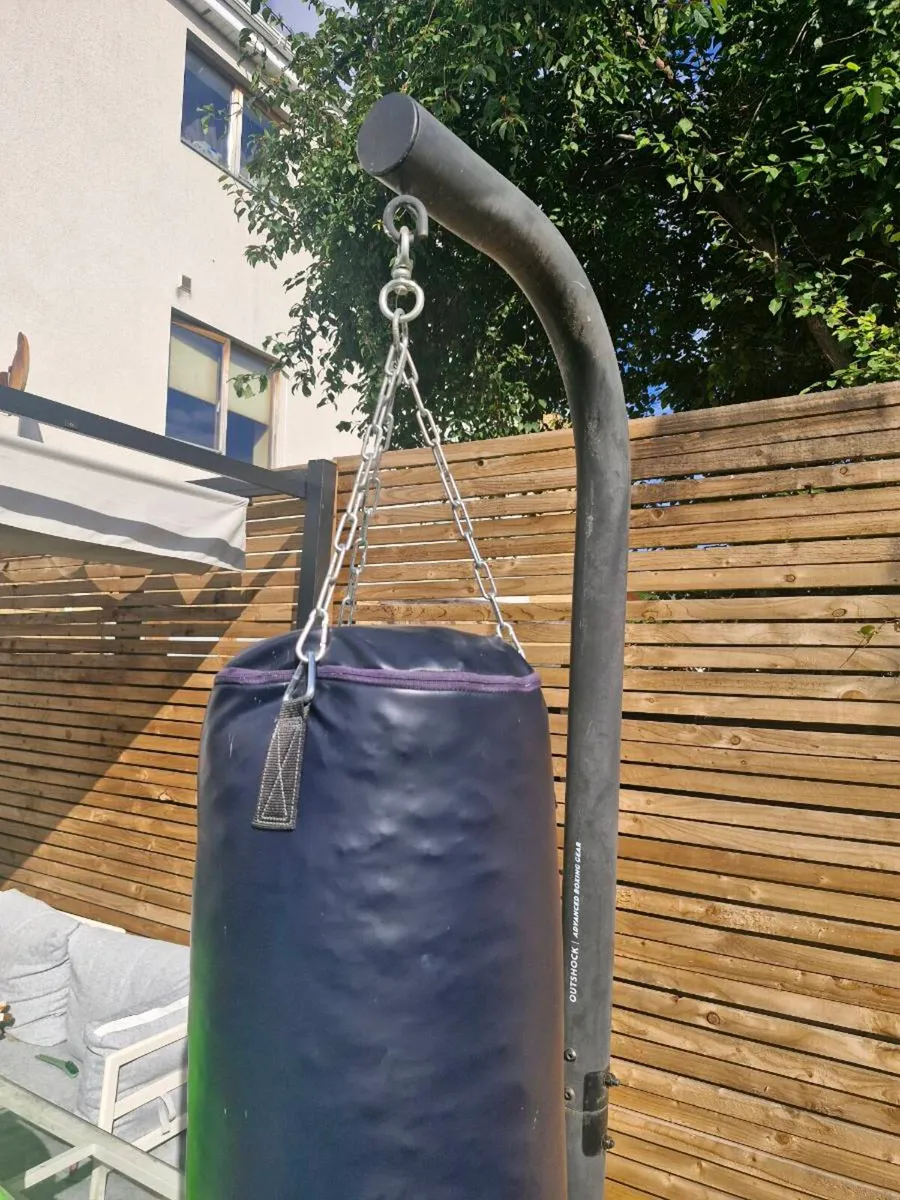 Weights and boxing bag plus stand - Image 4
