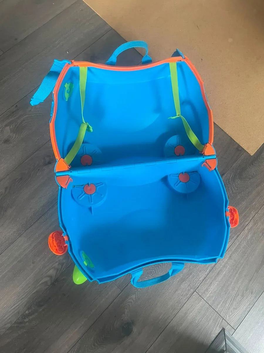 Travel kids suitcase - Image 1
