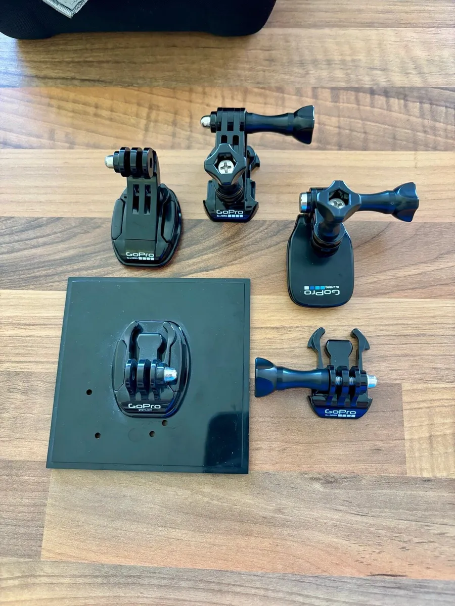 GoPro Hero 4, carrier bag and accessories - Image 3
