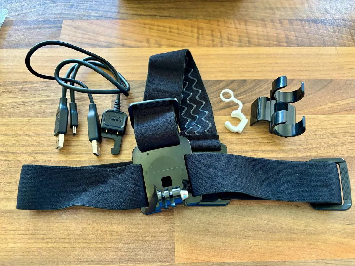 GoPro Hero 4, carrier bag and accessories - Image 4