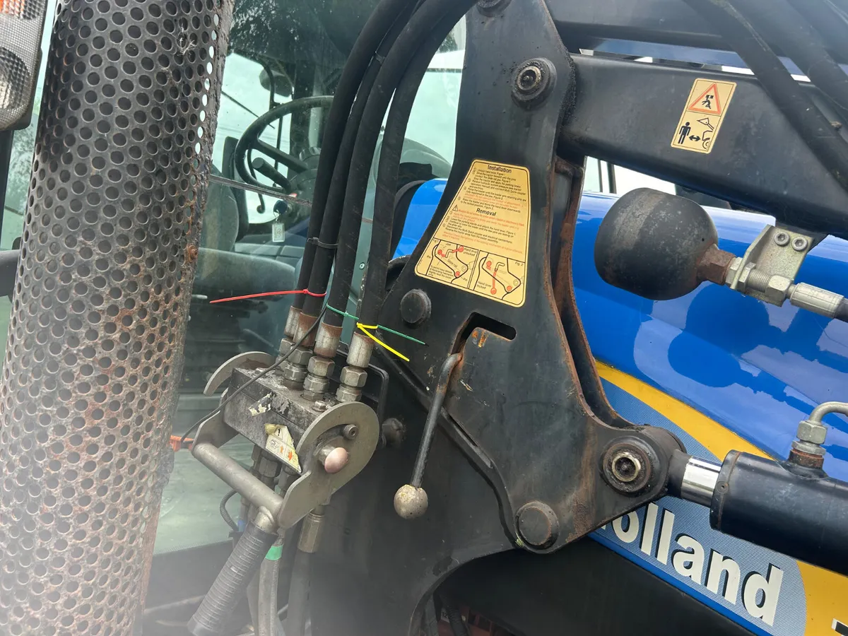 2007 New Holland T6010 with Loader - Image 2
