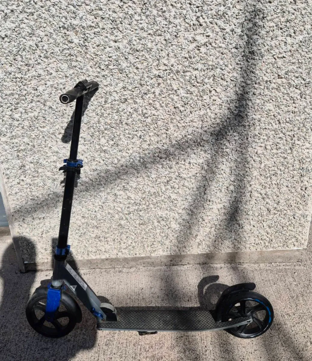 crivit blue scooter - Image 1
