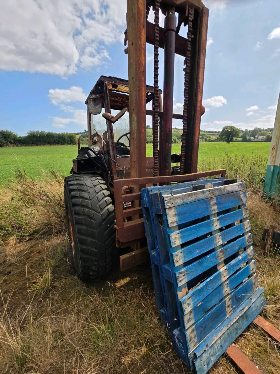 Manitou rough terrain forklift. - Image 1
