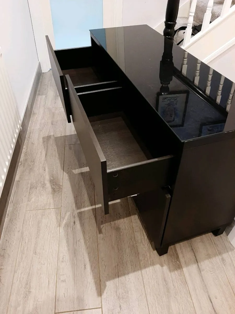 4 drawer IKEA unit     TAKEN - Image 1