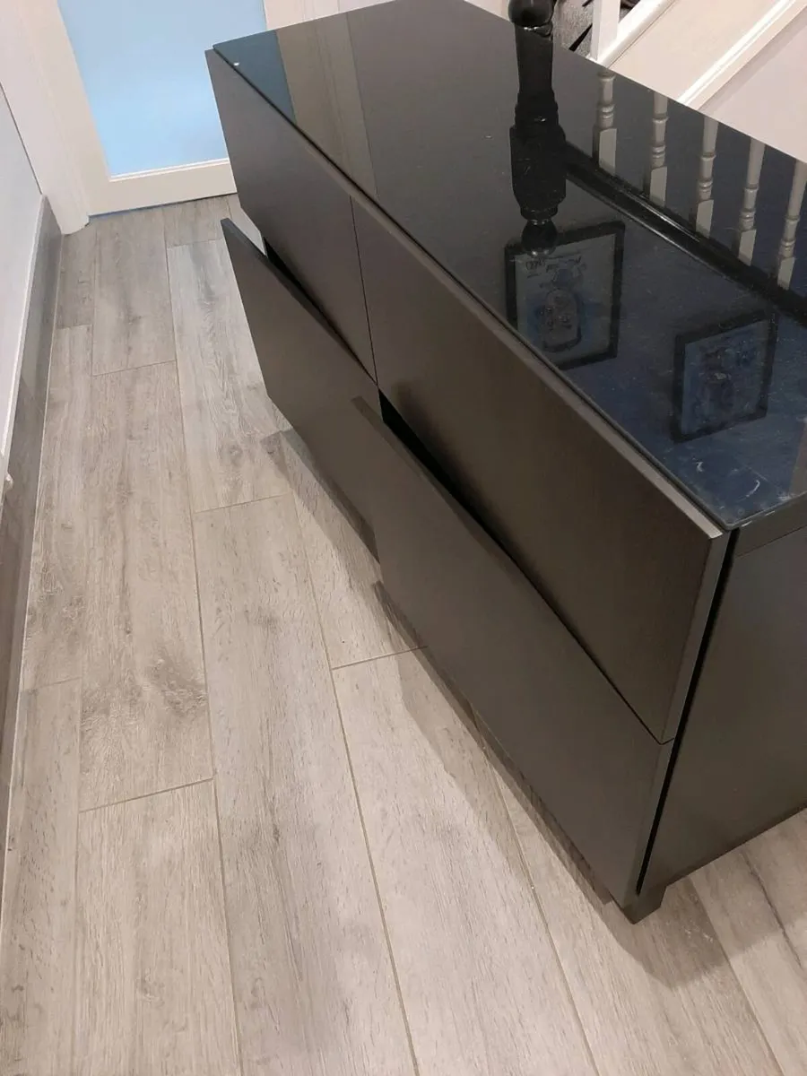 4 drawer IKEA unit     TAKEN - Image 2