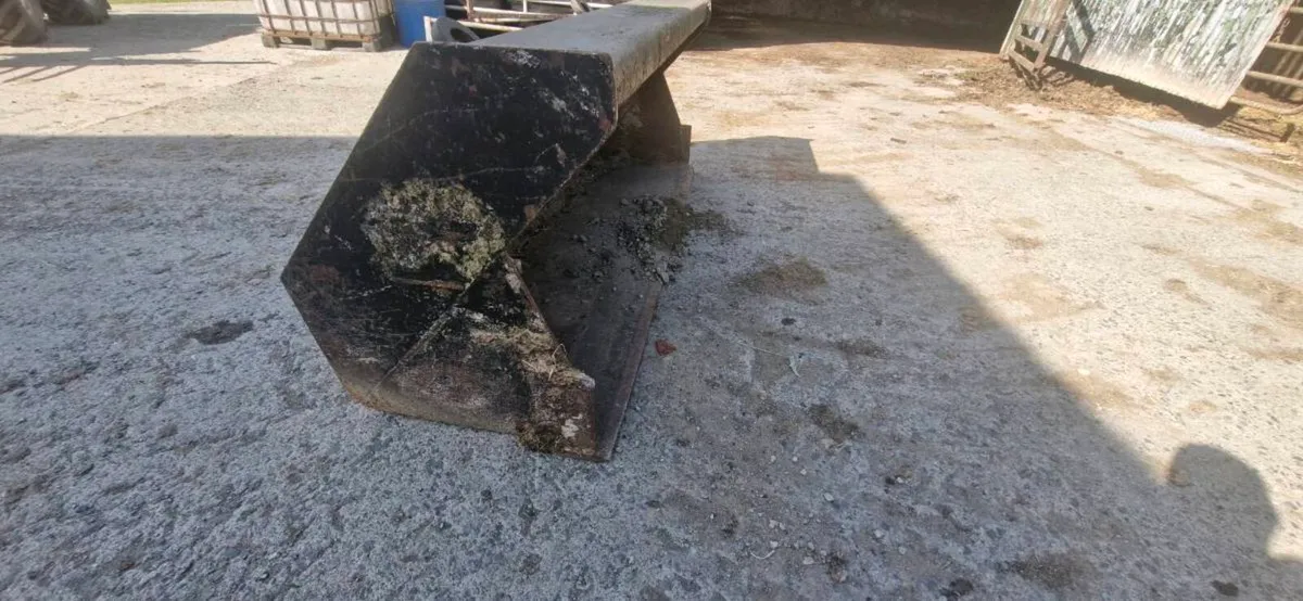 Pin and cone bucket - Image 3