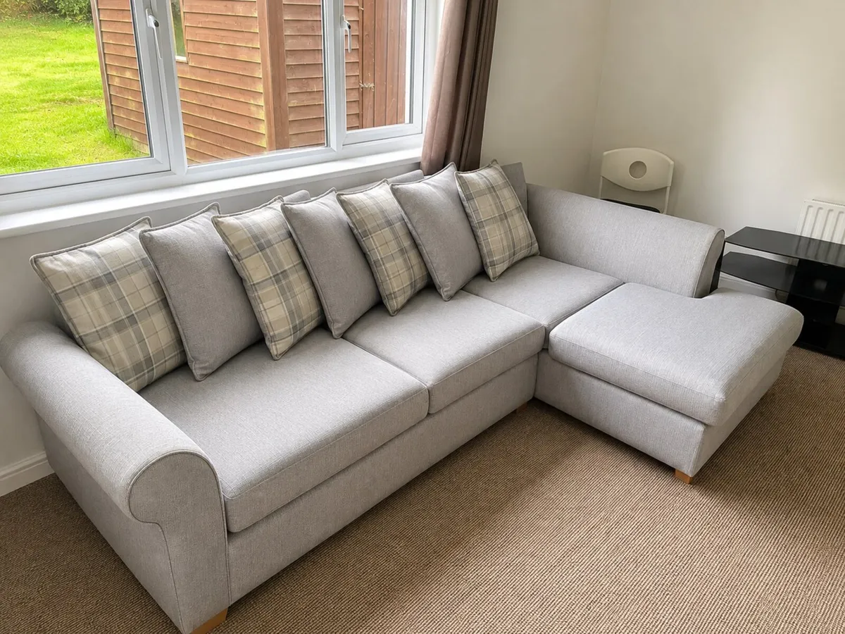 Light grey corner sofa - Image 1