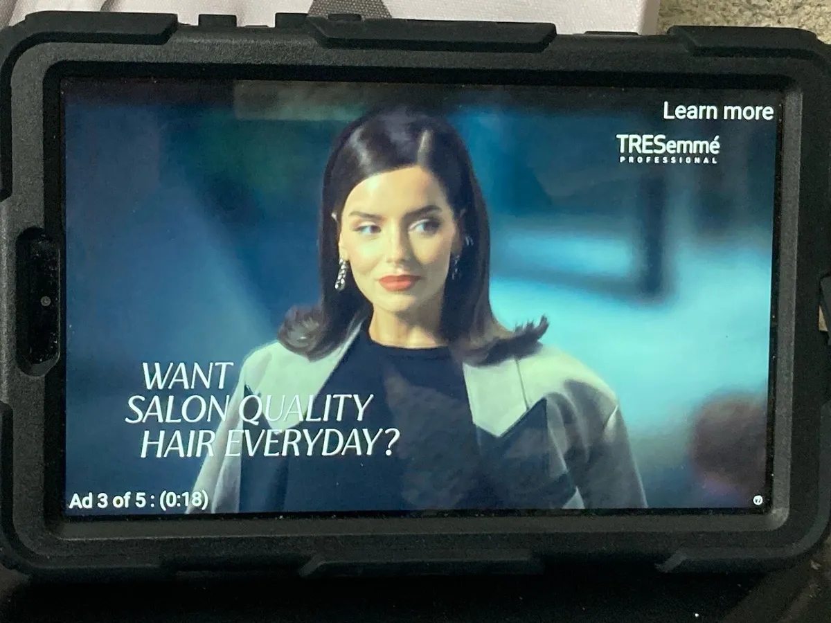 Samsung Tablet - Image 2