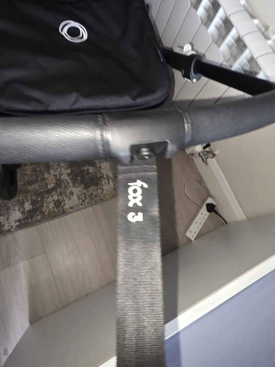 IMMACULATE Bugaboo Fox 3 - Image 3