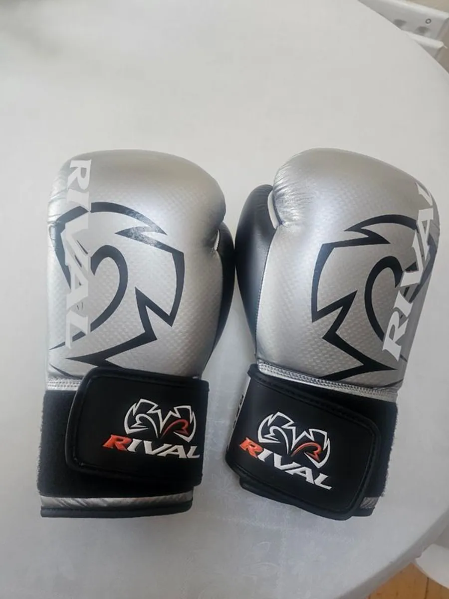 Boxing bag with stand - Image 3