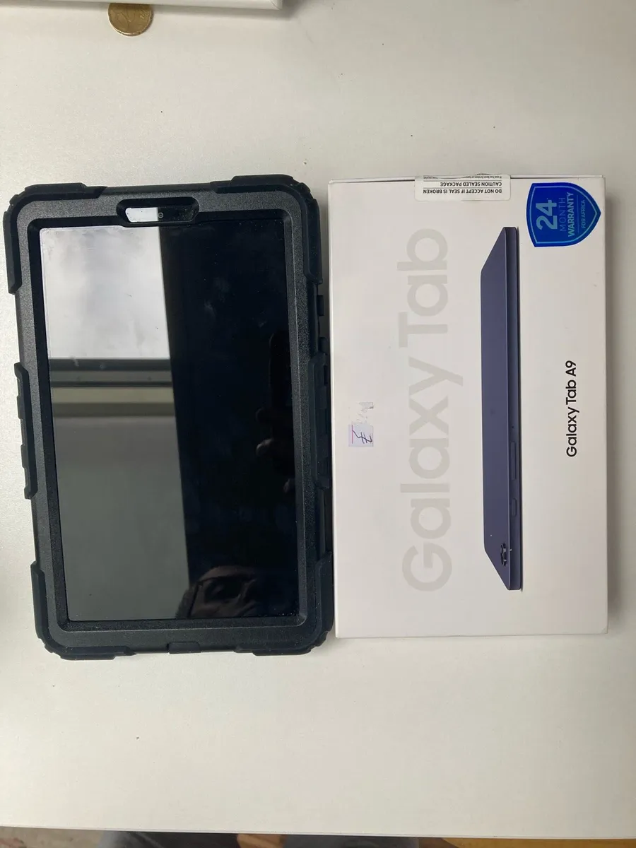 Samsung Tablet - Image 1