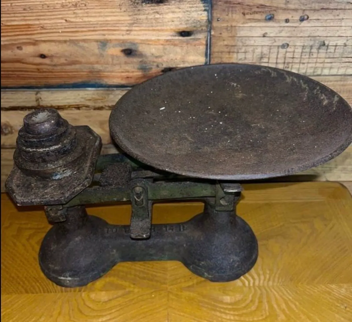 Vintage scales - Image 1