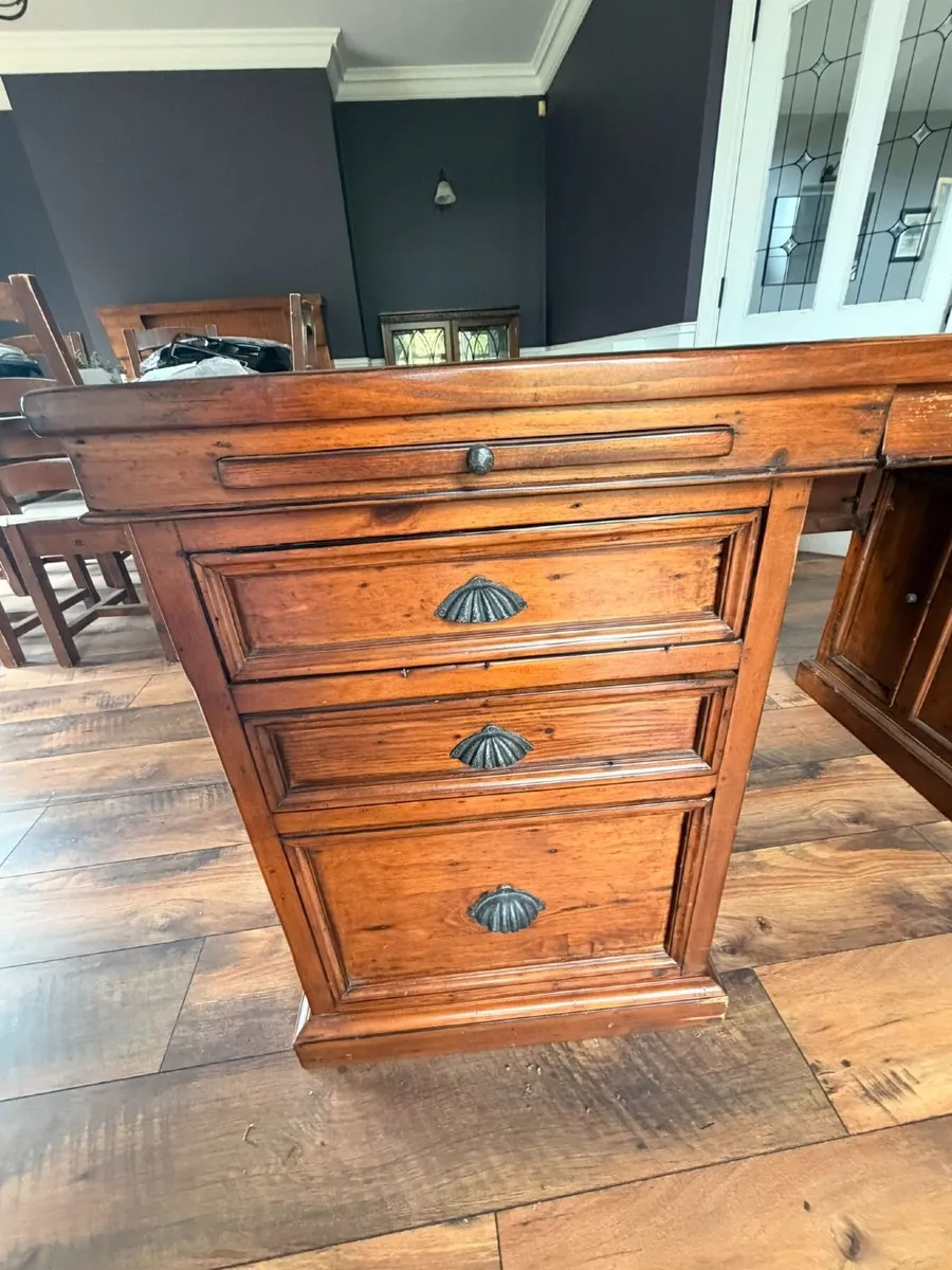 Office desk and chair - Image 2