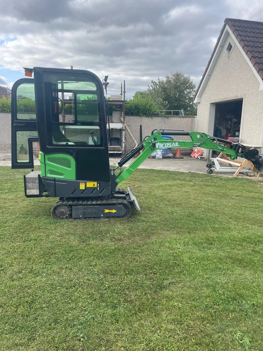 Mini digger. OKW12. - Image 1